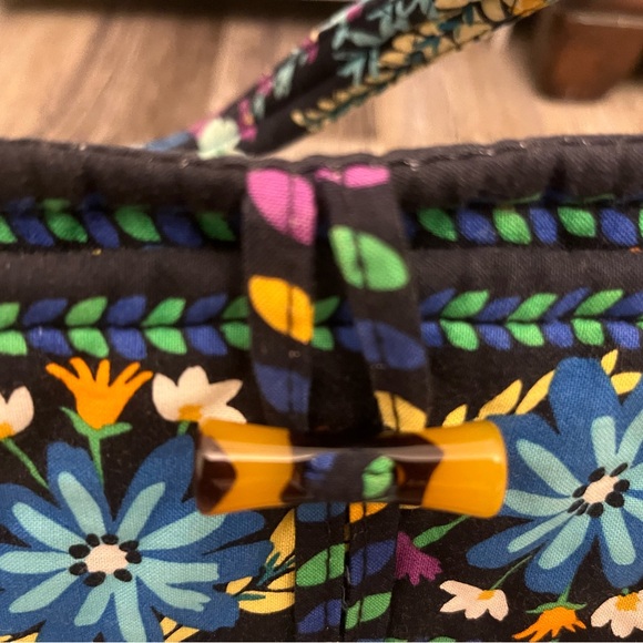 Vera Bradley Bags - Picture 7 of 16